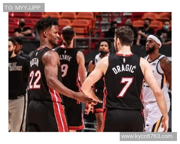 火箭双星威少与施罗德展现团队篮球实力KD被包夹依然难敌55开局面